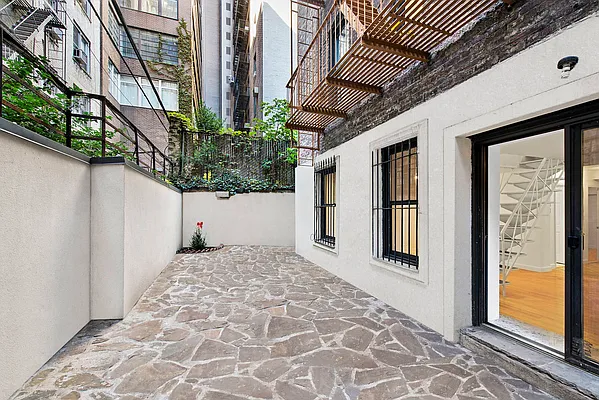 Rented by Grand Group Realty | media 22