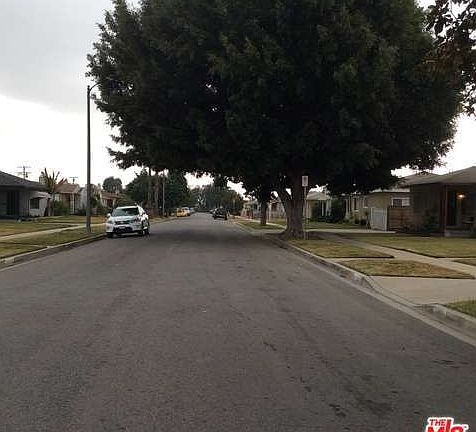 4th image of 10419 Parmelee Ave