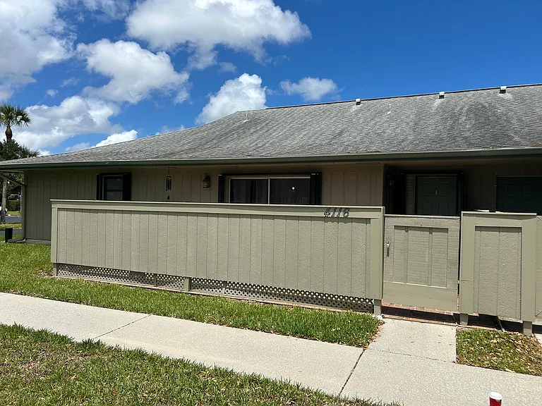 4116 NW Cinnamon Tree Cir — Photo 1
