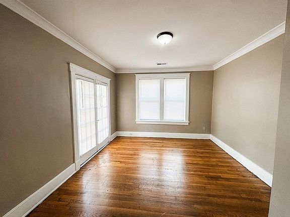 4th image of 1659 Jackson Ave
