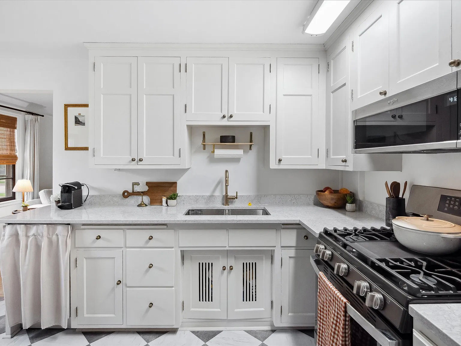 2 bed, $3,800 — Photo 4