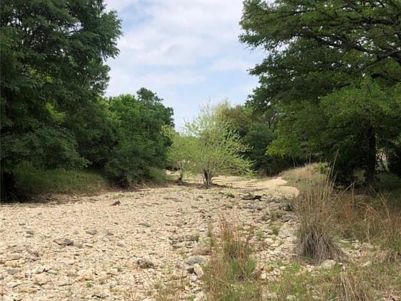 3rd image of 76 E Valley Spring Rd