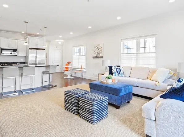 20 Maple Ct, Needham, MA 02492