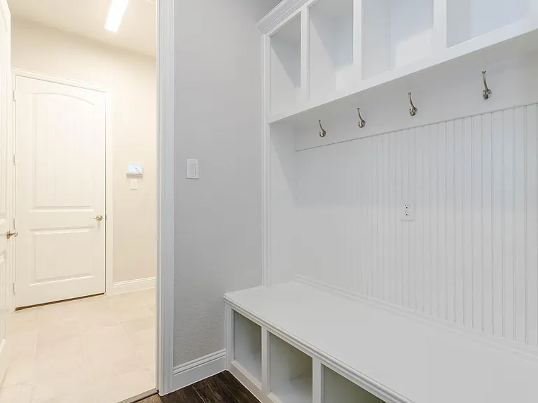 1537 Euclid Aly — Photo 12