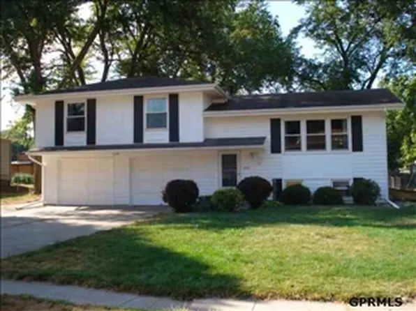 8713 Browne St, Omaha, NE 68134