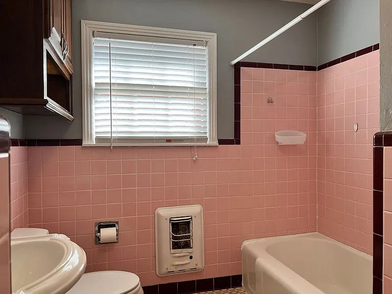 1225 San Antonio St — Photo 20