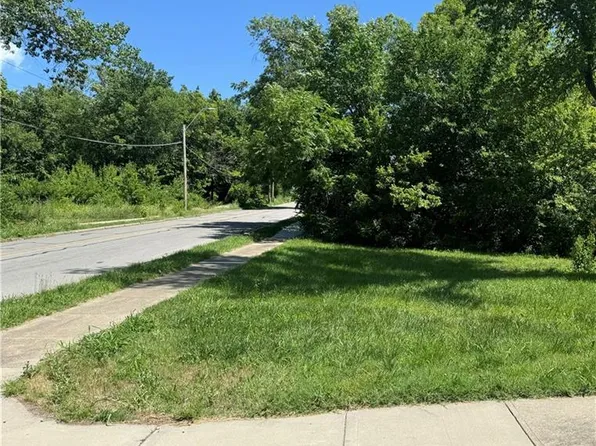 1800 E 24th St, Kansas City, MO 64127