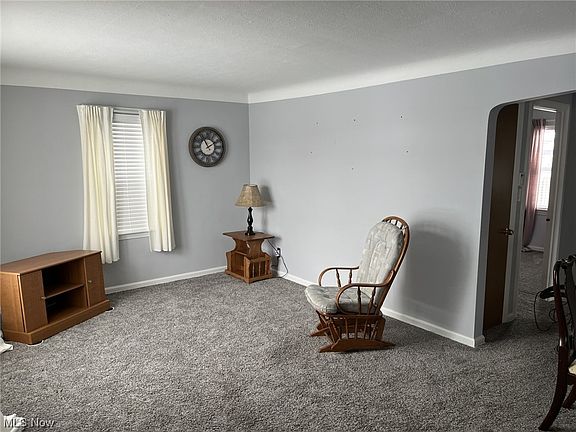 3rd image of 7203 Hampstead Ave