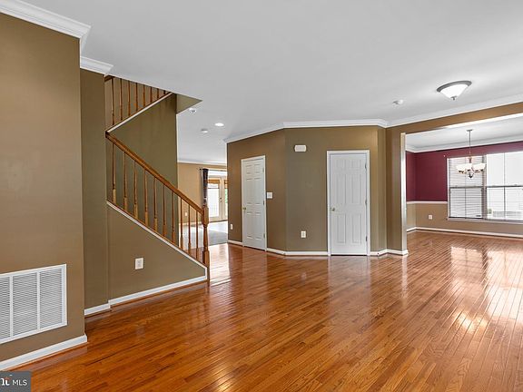 5th image of 1205 Hearthstone Dr