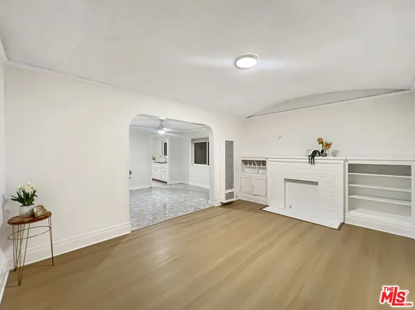 2166 W 29th Pl, Los Angeles, CA 90018