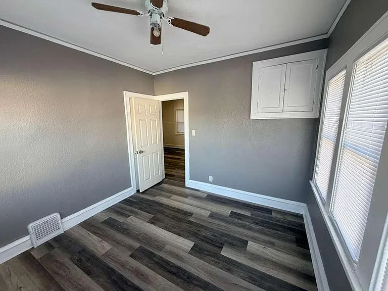 Unit Photo