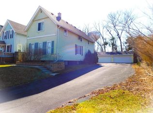 8461 W Maple St, West Allis, WI 53214