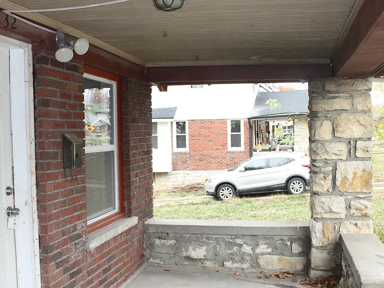 5632 Highland Ave — Photo 4