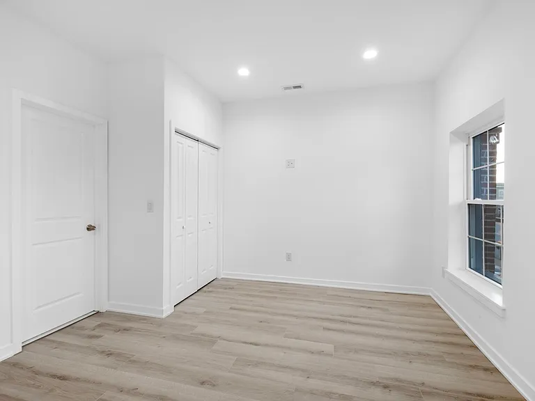 2230 Christian St #3 — Photo 16