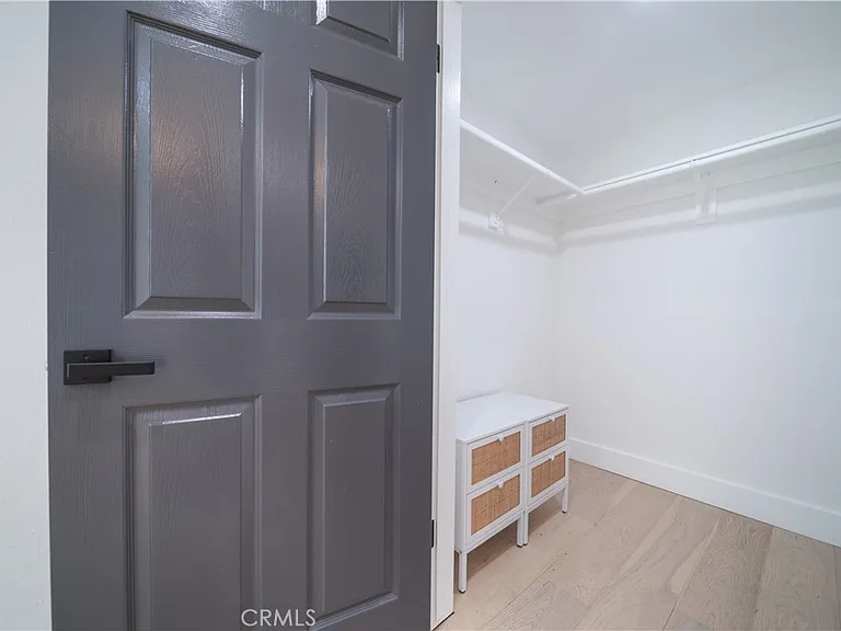 5143 Newcastle Ave — Photo 32