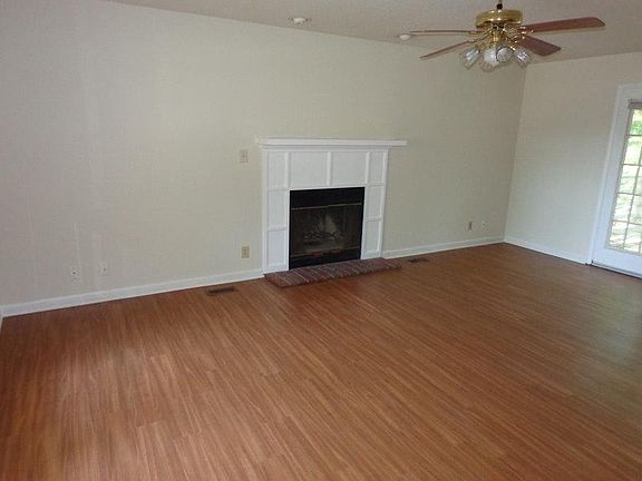 4th image of 678 Beth Dr