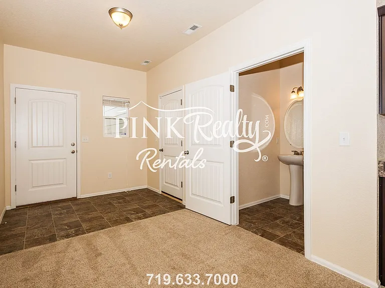 2325 Washo Cir — Photo 16