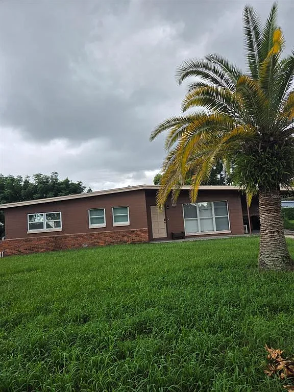 3 bed, 1.5 bath, 1094 sqft, $1,750 — Photo 3