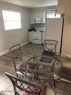 2 bed, 1.0 bath, 736 sqft, $1,300 — Photo 4