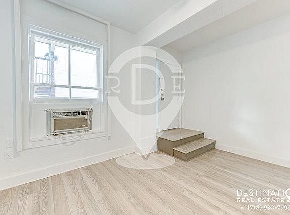 5th image of 606 W 17th St APT 205