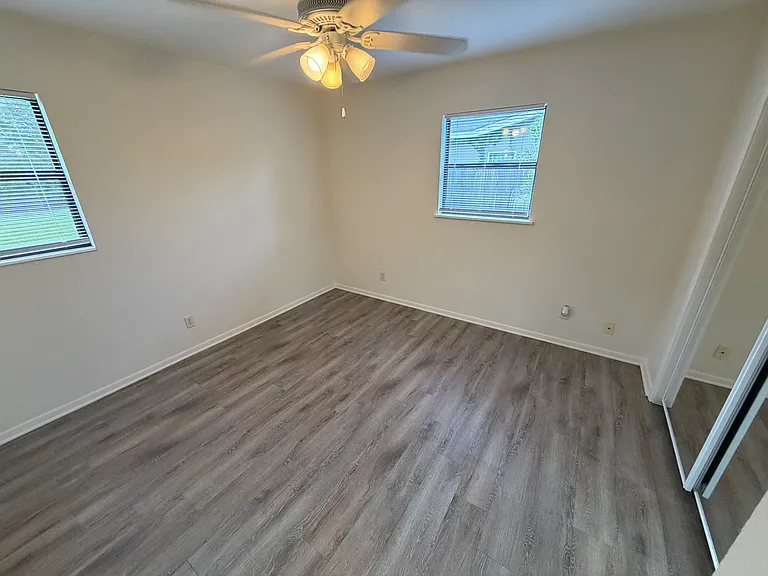 611 Indiana Ave — Photo 13