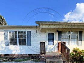 220 Nowlin Dr, Columbia, TN
