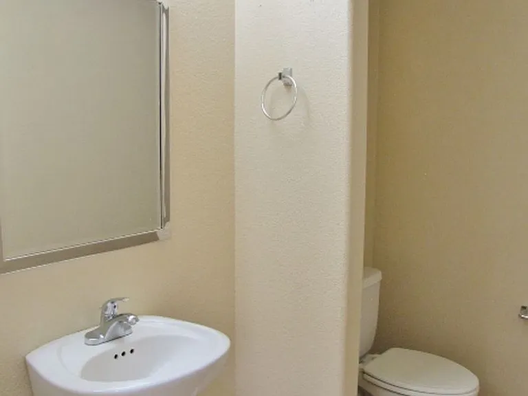1059 Wagner Pl — Photo 17