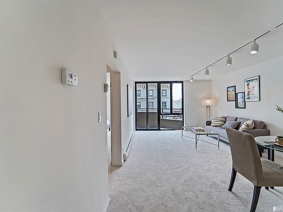 5th image of 900 Bush St APT 319