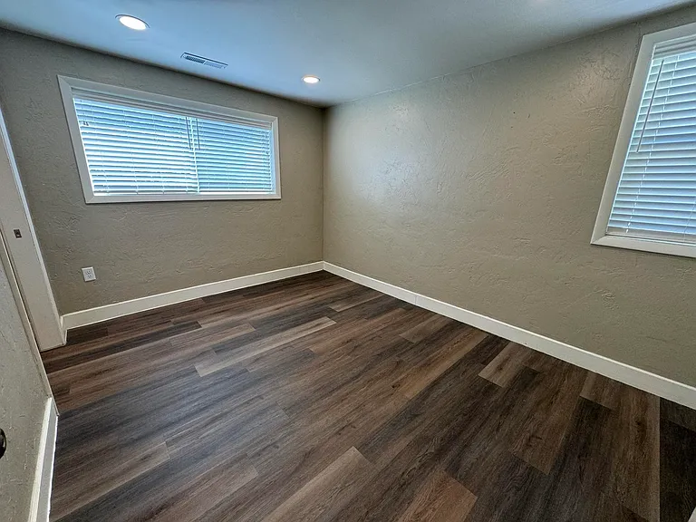 302 N 5th Ave — Photo 15