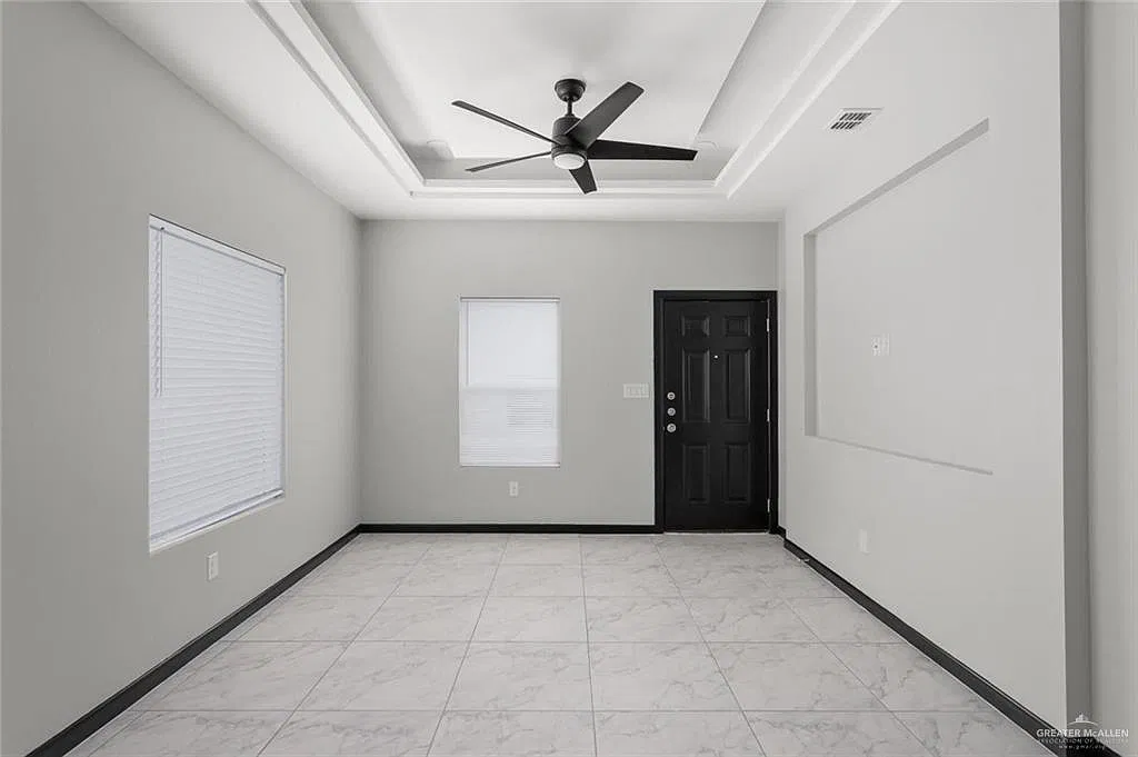 3 bed, 2.0 bath, 1040 sqft, $1,050 — Photo 4