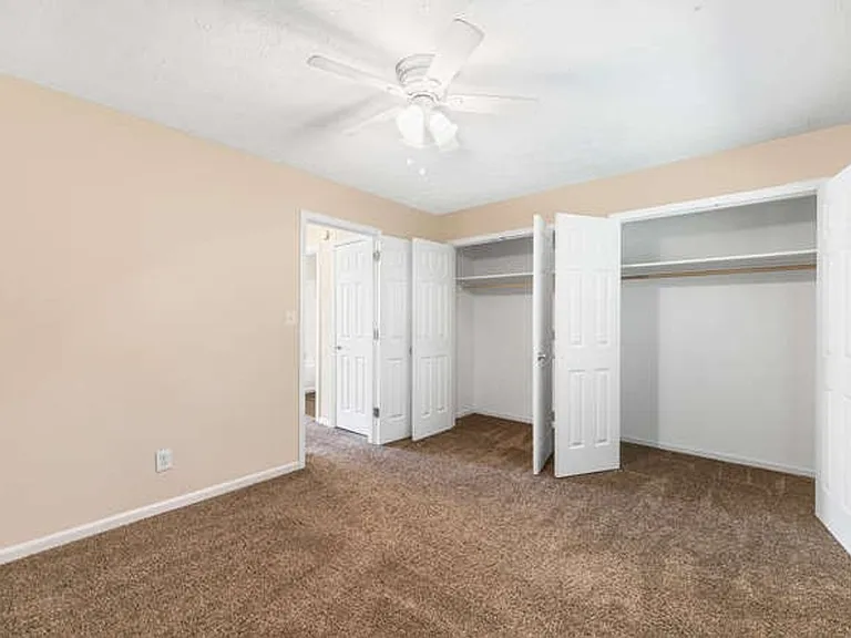 Oxford Village Townhomes — Photo 15
