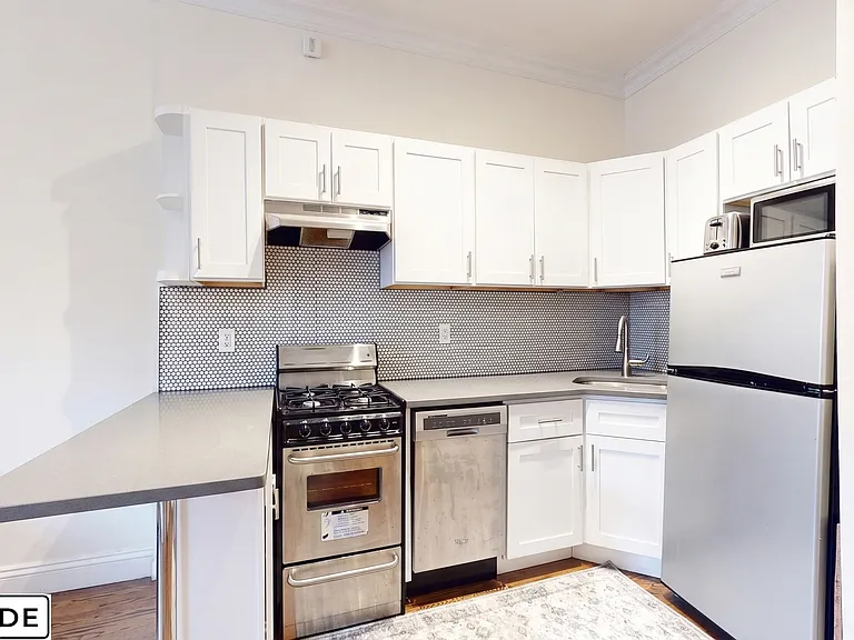 1570 2nd Ave #1D — Photo 3