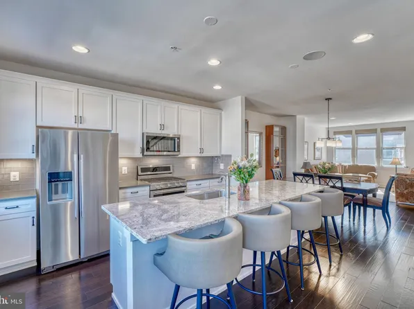 825 W 32nd St, Baltimore, MD 21211