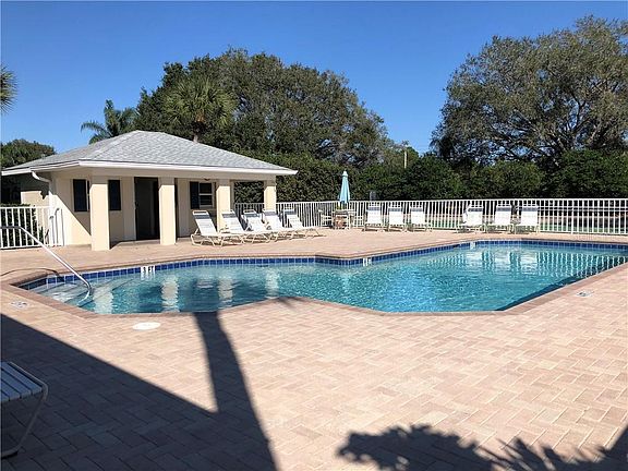 5th image of 416 Laurel Lake Dr Unit 101