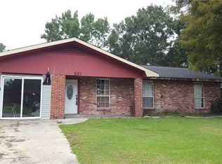 221 Meadowmoss Dr, Slidell, LA 70458