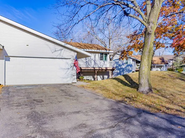 7922 Timber Lake Dr, Eden Prairie, MN 55347