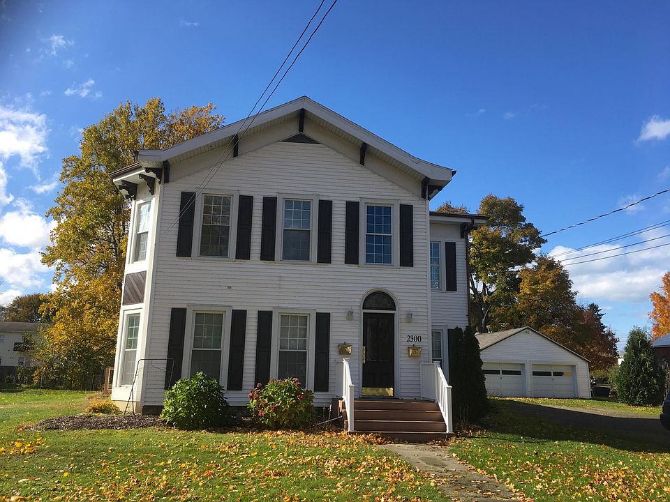 1st image of 2300 Lake St #2