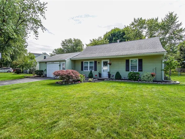 4398 White Acres Rd, Clarence, NY 14031