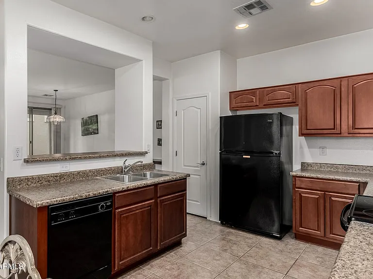 2854 S Peel Dr — Photo 5
