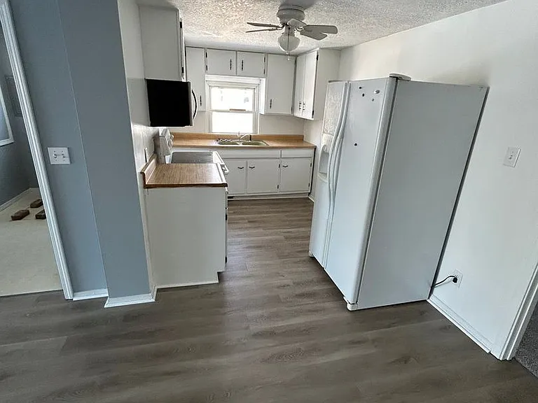 2715 Edwin St — Photo 7