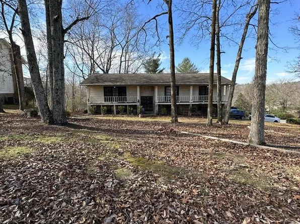 9306 Royal Shadows Dr, Chattanooga, TN 37421