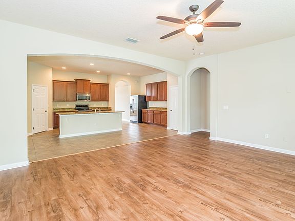 3rd image of 205 Islesbrook Pkwy