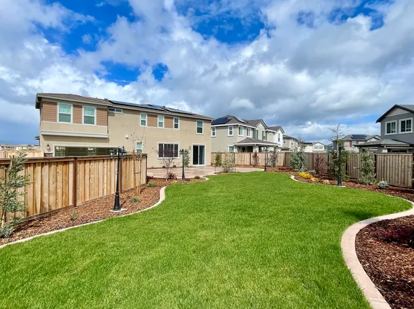 548 Cogburn Cir, Vacaville, CA 95687