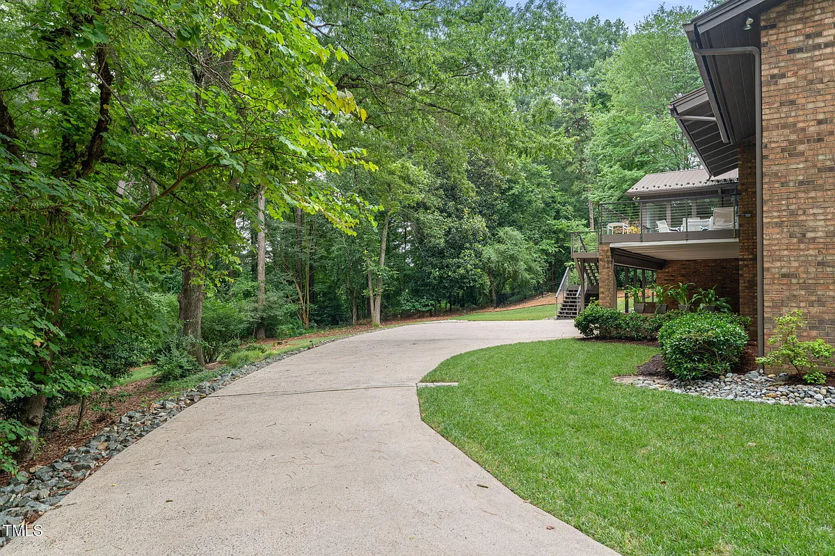 Building Photo - 100 Laurel Hill Cir #A