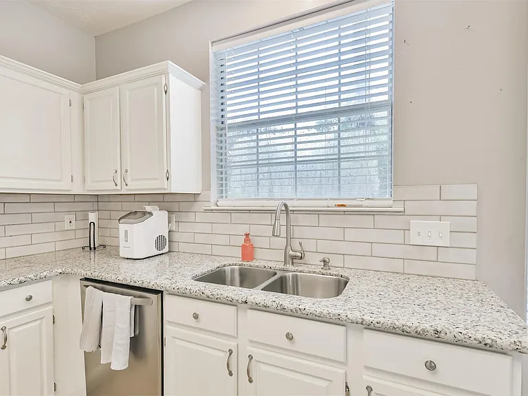 20422 Maple Meadows Ct — Photo 21