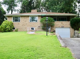 4662 Sherwood Dr, Pittsburgh, PA 15236