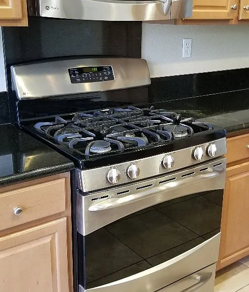 12015 Country Garden Dr — Photo 11