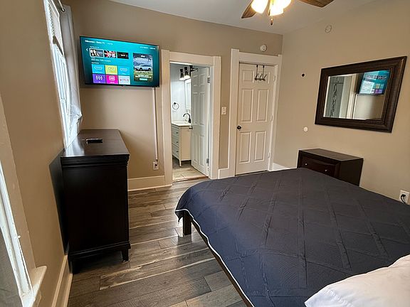 5th image of 230 N Randolph St #232