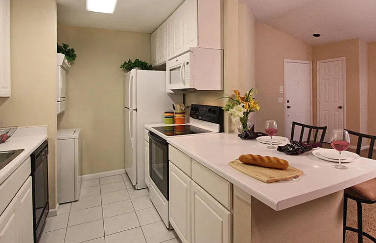 LionsGate Apartments — Photo 11