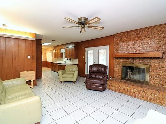 5th image of 3312 Jamestown Dr